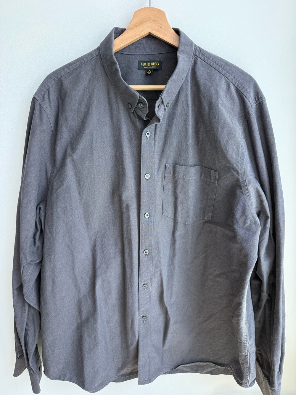 Flint and Tinder Men’s Gray / Blue Button-Down Long Sleeve Shirt